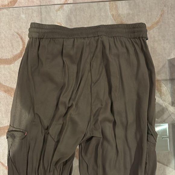 Army green pants - Picture 3 of 3